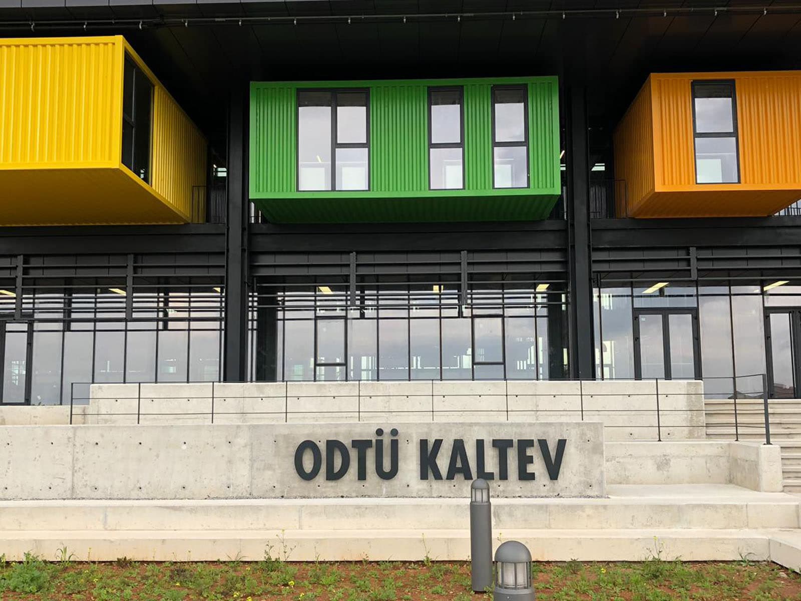 ODTÜ Kuzey Kıbrıs Kampusu dış cephe görünümü