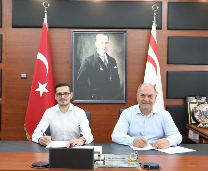 Yaşam Park ihale sözleşmesinin belediye başkanlığında imzalanması